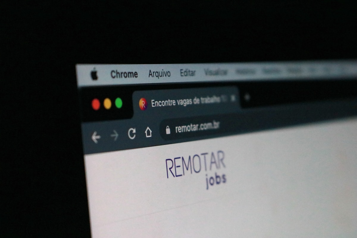 Écran d'ordinateur affichant le site web Remotar jobs.