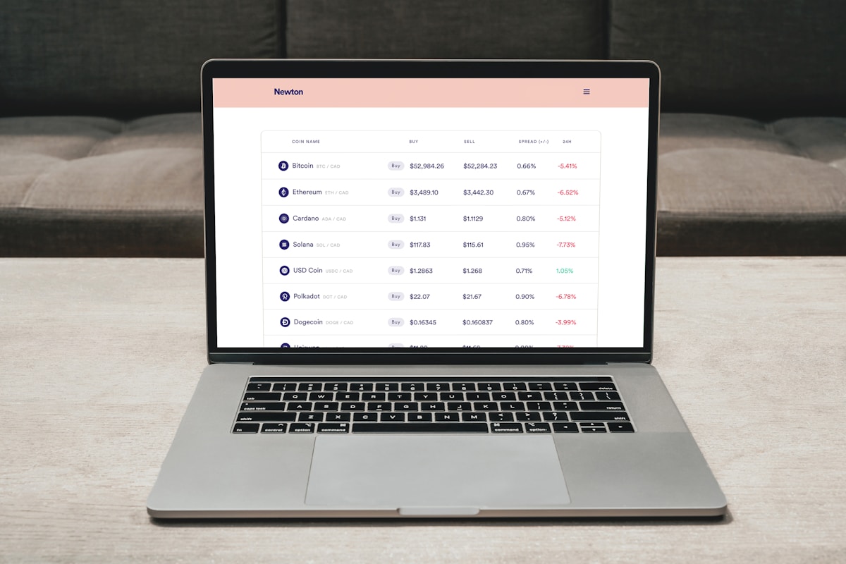 Tableau de bord d'un portefeuille de crypto-monnaies sur un ordinateur portable.