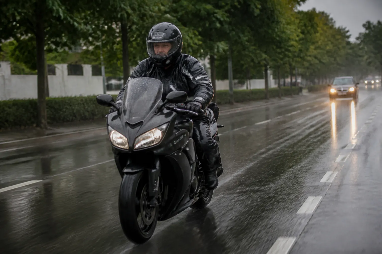 conduire moto sous la pluie conseils - Conduire sa moto en toute sécurité sous la pluie