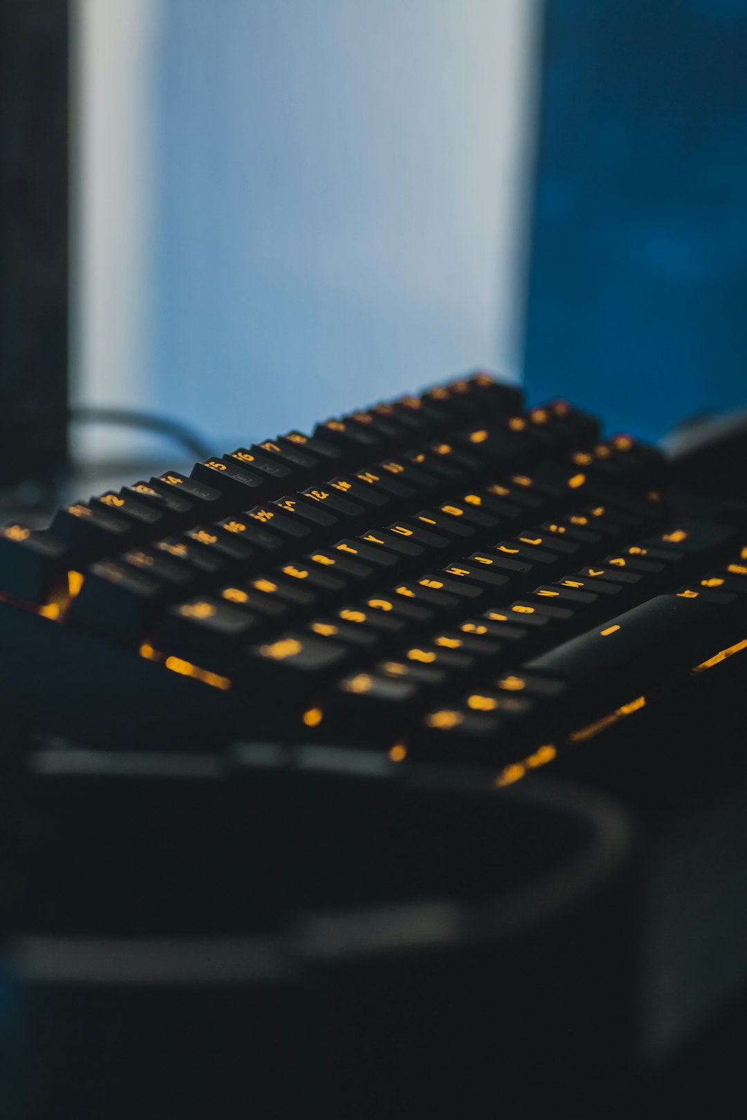 Un cadenas posé sur un clavier d'ordinateur, une image forte pour symboliser la protection de vos données salariales.