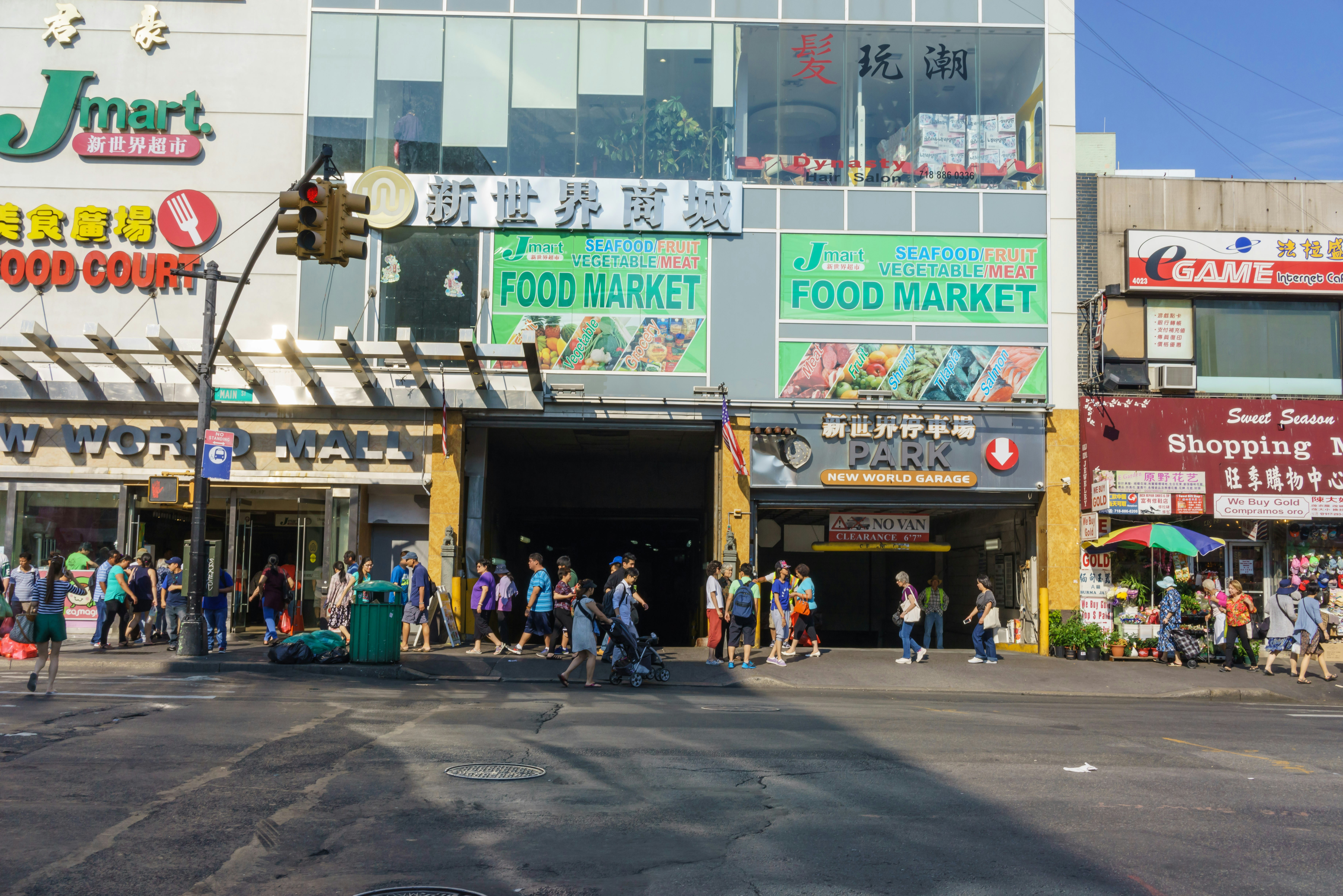 Map or street view of the San Pedro Wholesale Mart entrance showing the bustling trade environment