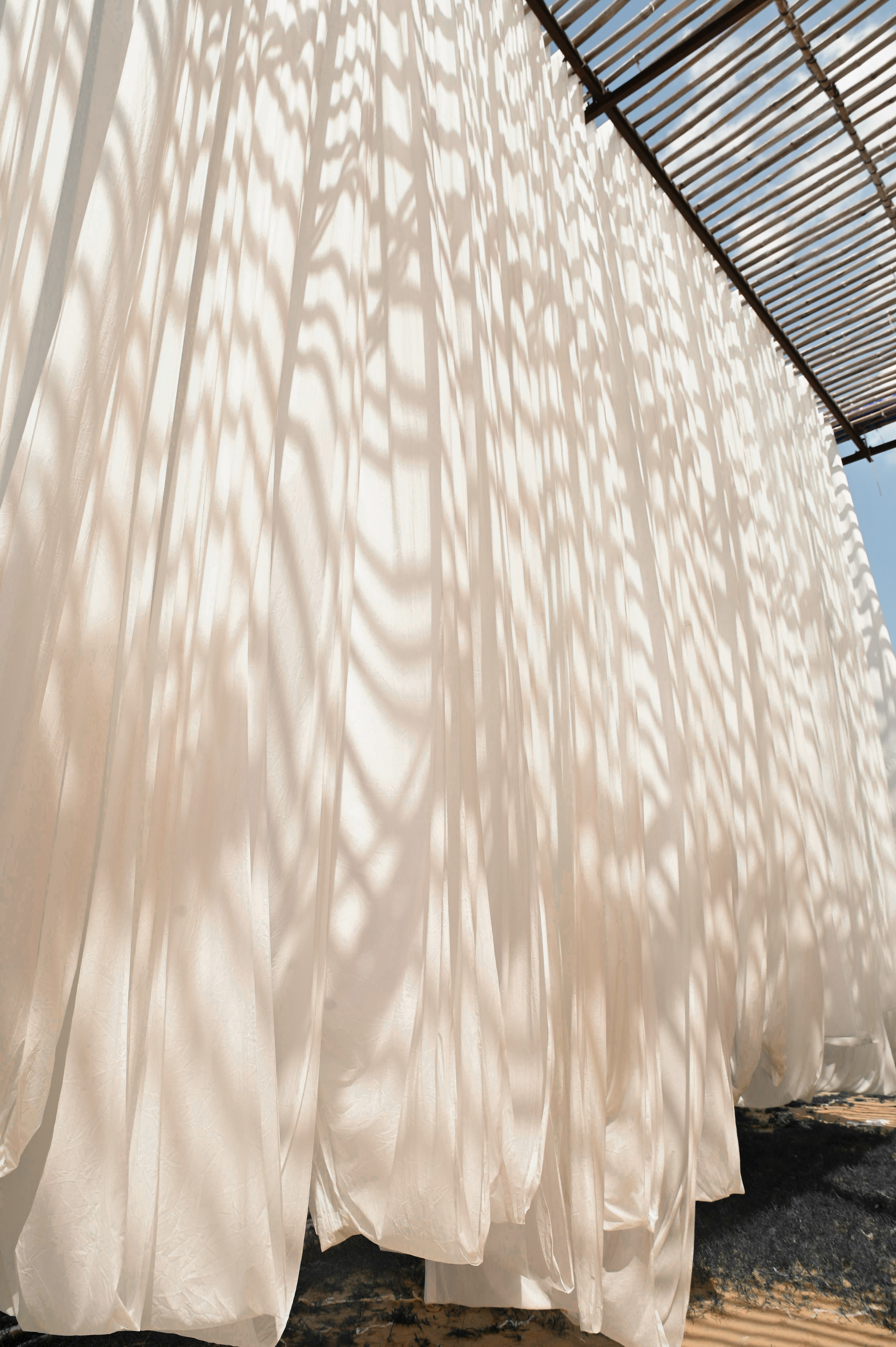 Comparison chart showing thermal insulation efficiency of dry wall vs wet wall