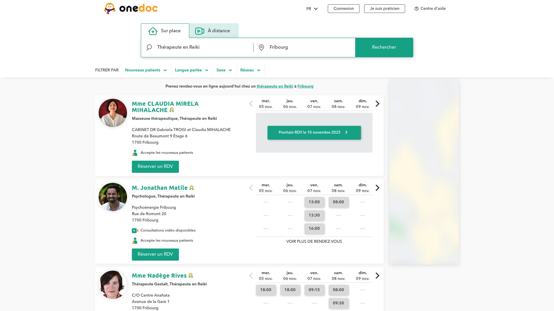 Capture d'écran de l'interface du site Onedoc.ch, montrant la liste des thérapeutes en Reiki disponibles dans la région de Fribourg.