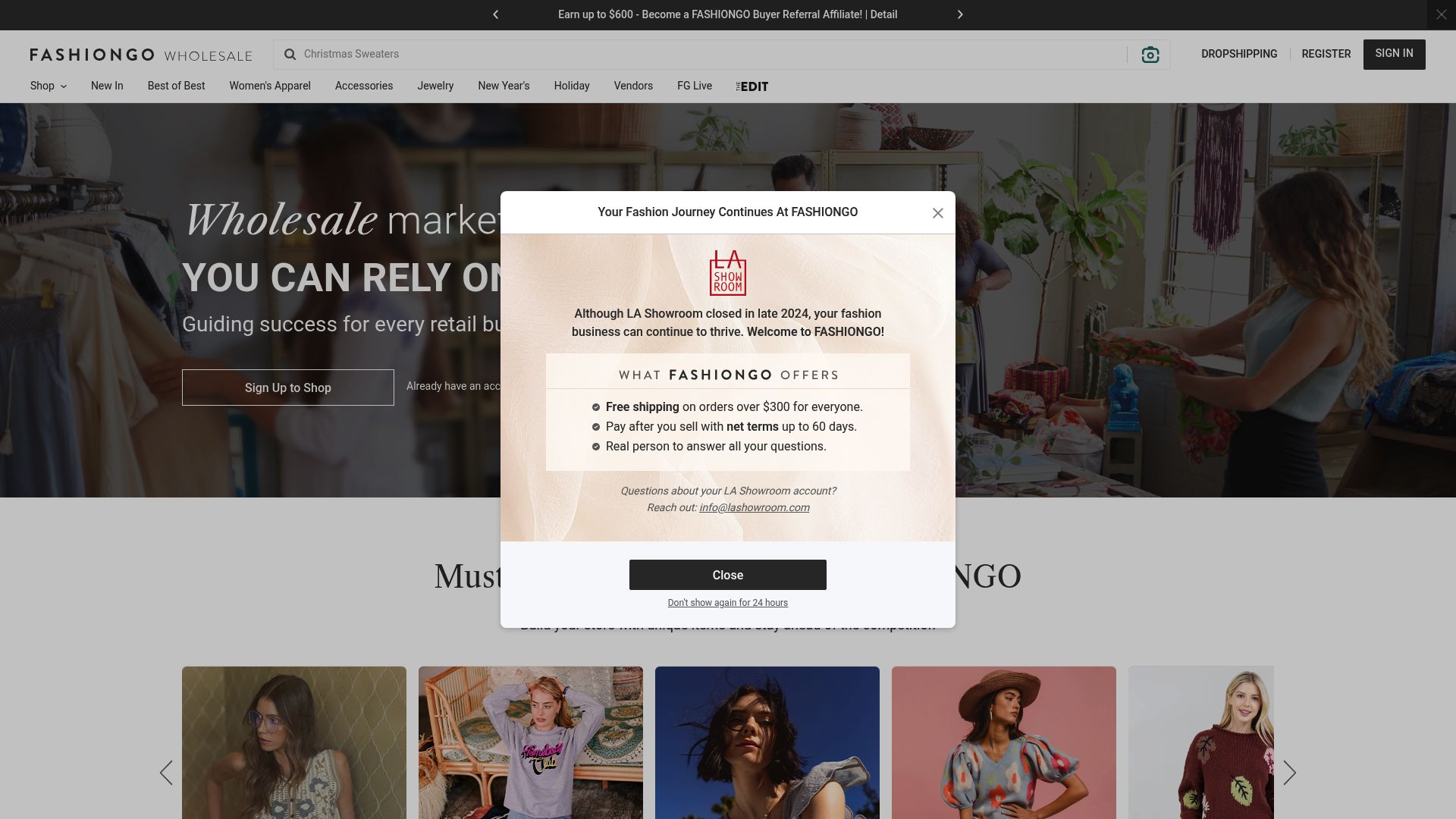 Capture d'écran de la page d'accueil du site LA Showroom, montrant la navigation et les catégories de produits de la place de marché en ligne.