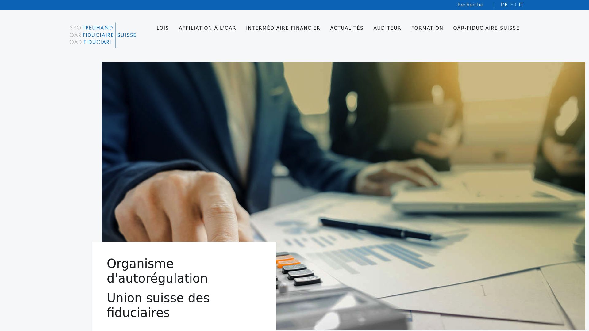 Une capture d'écran du site de l'OAR FIDUCIAIRE | SUISSE, où l'on voit bien le logo et les options de navigation.