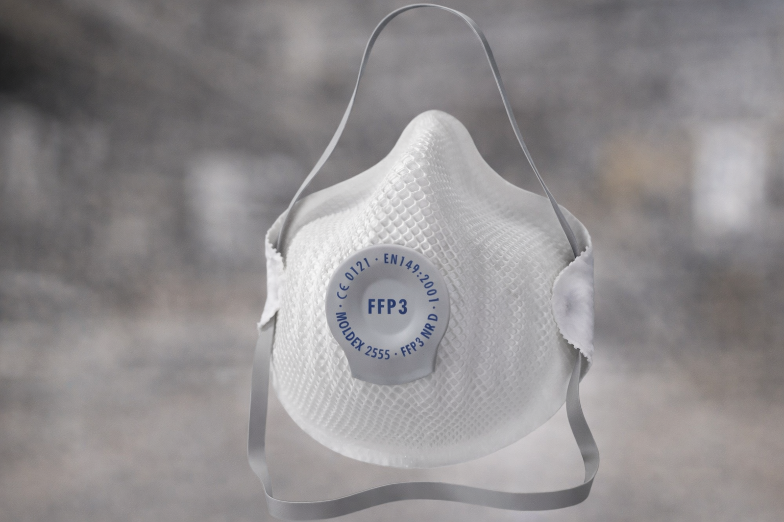 masque ffp3 sur un fond flou