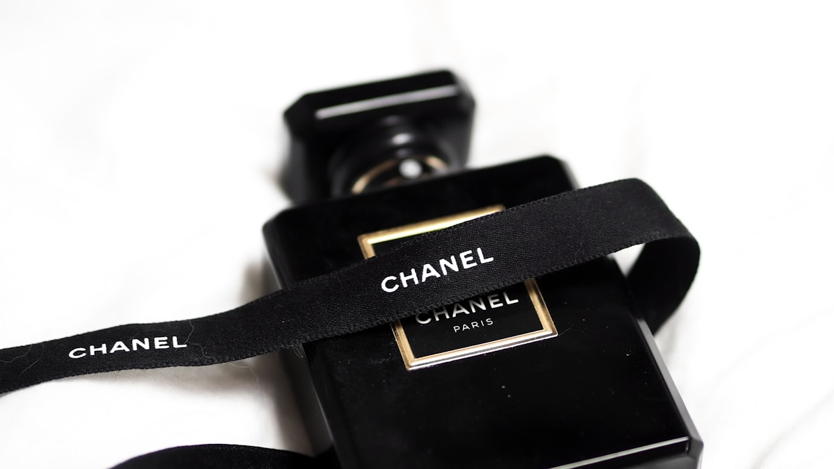 black and gold box mod