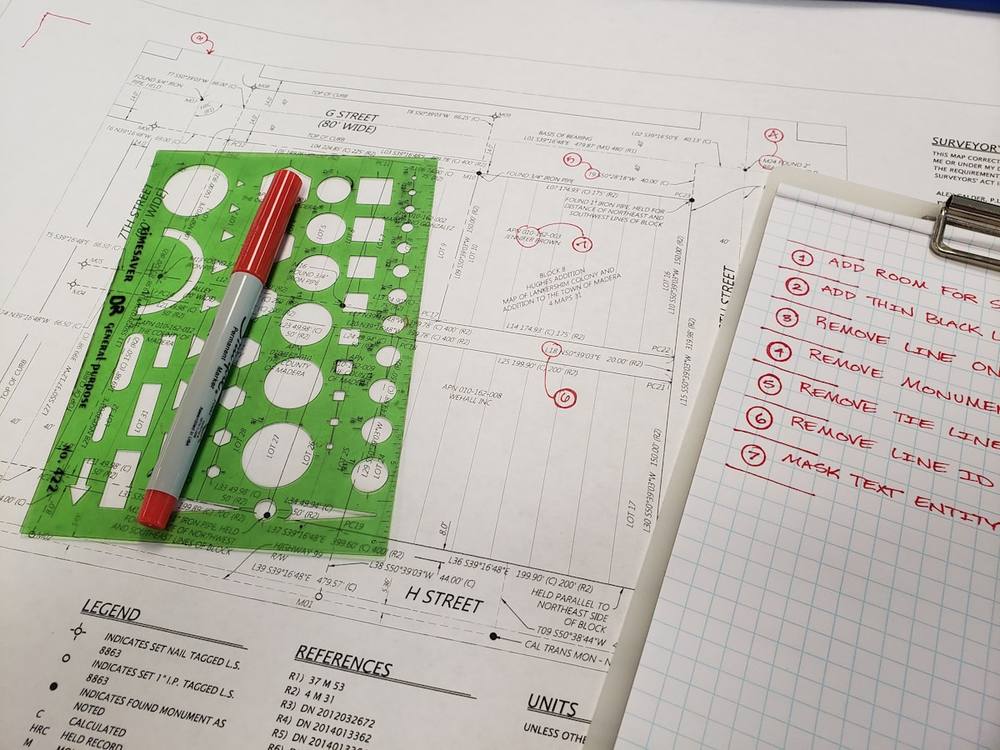Plan détaillé d'un site avec annotations et symboles techniques.